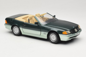 Mercedes 500 SL R129 Sudraba Zaļš Revell 1:18 8802 Metāls — attēls 6 no 8