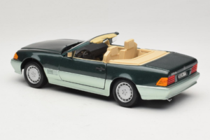 Mercedes 500 SL R129 Sudraba Zaļš Revell 1:18 8802 Metāls — attēls 7 no 8