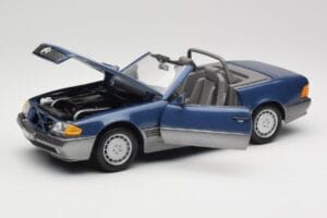 Mercedes SL 500 R129 Nautic Blue Metallic Revell 1:18 8081 Metāls — attēls 2 no 8