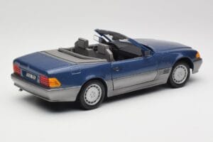 Mercedes SL 500 R129 Nautic Blue Metallic Revell 1:18 8081 Metāls — attēls 3 no 8