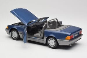 Mercedes SL 500 R129 Nautic Blue Metallic Revell 1:18 8081 Metāls — attēls 5 no 8