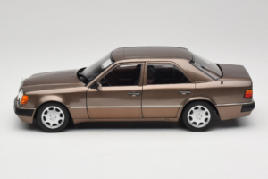 Mercedes 500E W124 Impala Metallic Norev 1:18 183954 Metāls — attēls 4 no 8