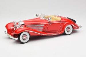 Mercedes 500K Special Roadster Sarkans Maisto 1:18 56058 Metāls