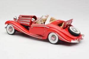 Mercedes 500K Special Roadster Sarkans Maisto 1:18 56058 Metāls — attēls 5 no 8