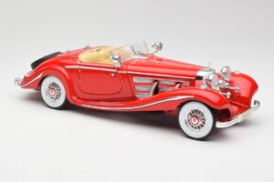 Mercedes 500K Special Roadster Sarkans Maisto 1:18 56058 Metāls — attēls 6 no 8