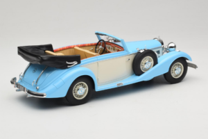 Mercedes 540K Kabriolets Zils Balts Cult Models 1:18 CML184-2 Metāls — attēls 2 no 6
