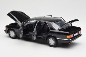 Mercedes 560 SEL W126 Melns Dīlera Izdevums Norev 1:18 B66040599 Metāls — attēls 5 no 8