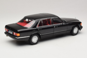 Mercedes 560 SEL W126 Melns Ar Sarkanu Salonu Norev 1:18 183788 Metāls — attēls 5 no 8