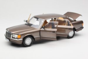 Mercedes 560 SEL W126 Impala Brūns Dīlera Izdevums Norev 1:18 B66040646 Metāls — attēls 2 no 8