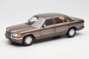 Mercedes 560 SEL W126 Impala Brūns Dīlera Izdevums Norev 1:18 B66040646 Metāls
