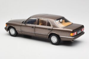 Mercedes 560 SEL W126 Impala Brūns Dīlera Izdevums Norev 1:18 B66040646 Metāls — attēls 7 no 8