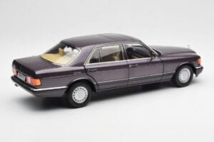 Mercedes 560 SEL W126 Violets Metallic Norev 1:18 183544 Metāls — attēls 3 no 8