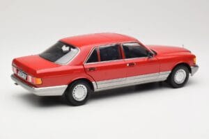 Mercedes 560 SEL W126 Sarkans Norev 1:18 183463 Metāls — attēls 3 no 8