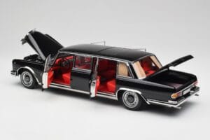 Mercedes 600 Pullman W100 Melns NZG 1:18 1071/50 Metāls — attēls 5 no 8