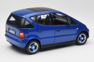 Mercedes A-Class W168 Tumši Zils Maisto 1:18 B66005219 Metāls — attēls 3 no 8