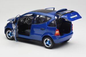 Mercedes A-Class W168 Tumši Zils Maisto 1:18 B66005219 Metāls — attēls 5 no 8