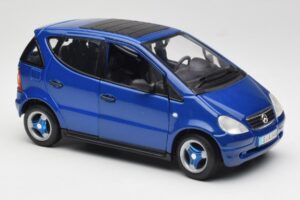 Mercedes A-Class W168 Tumši Zils Maisto 1:18 B66005219 Metāls — attēls 6 no 8