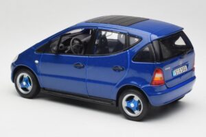 Mercedes A-Class W168 Tumši Zils Maisto 1:18 B66005219 Metāls — attēls 7 no 8