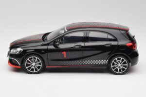Mercedes A-Class W176 AMG Melns Norev 1:18 183596 Metāls — attēls 4 no 8