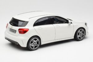Mercedes A-Class W176 Cirrus Balts Norev 1:18 B66960126 Metāls — attēls 3 no 8