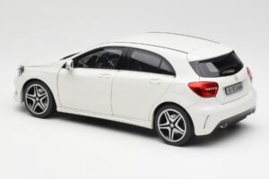 Mercedes A-Class W176 Cirrus Balts Norev 1:18 B66960126 Metāls — attēls 7 no 8