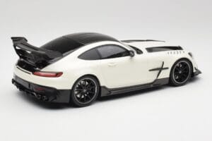 Mercedes AMG GT C190 Black Series Designo Diamond Balts Metallic Minichamps 1:18 155032022 Metāls — attēls 2 no 6