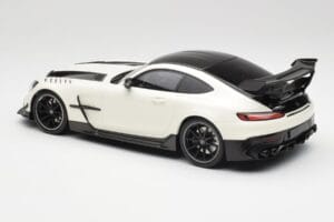Mercedes AMG GT C190 Black Series Designo Diamond Balts Metallic Minichamps 1:18 155032022 Metāls — attēls 5 no 6