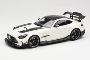 Mercedes AMG GT C190 Black Series Diamond White Metallic Minichamps 1:18 110032020 Metāls
