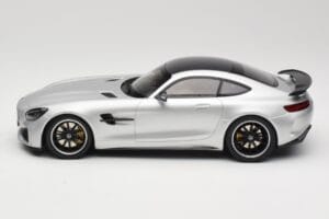 Mercedes AMG GT R C190 Sudrabs Minichamps 1:18 155036025 Metāls — attēls 3 no 6