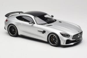 Mercedes AMG GT R C190 Sudrabs Minichamps 1:18 155036025 Metāls — attēls 4 no 6