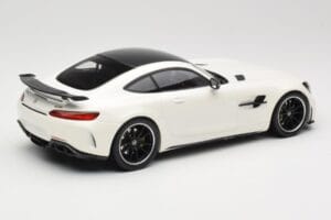 Mercedes AMG GT R C190 Balts Metaliks Minichamps 1:18 155036028 Metāls — attēls 2 no 6