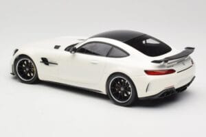 Mercedes AMG GT R C190 Balts Metaliks Minichamps 1:18 155036028 Metāls — attēls 5 no 6