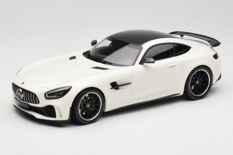 Mercedes AMG GT R C190 Balts Metaliks Minichamps 1:18 155036028 Metāls