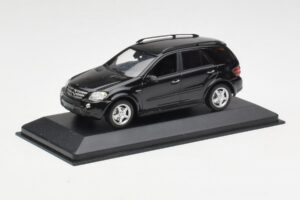 Mercedes AMG ML 63 W164 Melns Minichamps 1:43 400037670 Metāls — attēls 2 no 4