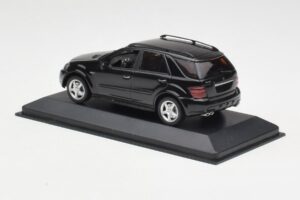 Mercedes AMG ML 63 W164 Melns Minichamps 1:43 400037670 Metāls — attēls 3 no 4