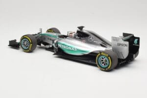 Mercedes AMG Petronas W06 Hybrid #44 L. Hamilton F1 World Champion 2015 Minichamps 1:18 186150044 Metāls — attēls 5 no 6