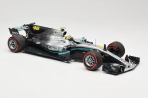 Mercedes AMG Petronas W08 V. Rossi Ride Swap Valencia December 2019 Minichamps 1:18 110191746 Metāls — attēls 4 no 6