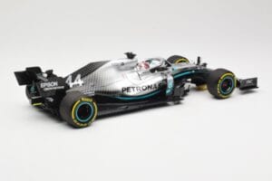 Mercedes AMG Petronas W10 #44 L. Hamilton Winner Chinese GP 2019 Minichamps 1:18 110190344 Metāls — attēls 2 no 6