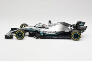Mercedes AMG Petronas W10 #44 L. Hamilton F1 World Champion 2019 Minichamps 1:18 110190044 Metāls — attēls 3 no 6