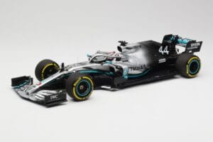 Mercedes AMG Petronas W10 #44 L. Hamilton F1 World Champion 2019 Minichamps 1:18 110190044 Metāls