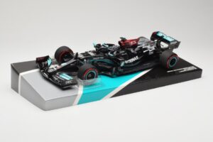 Mercedes AMG Petronas W12 E Performance #44 L. Hamilton Bahrain GP 2021 Minichamps 1:18 113210144 Metāls — attēls 2 no 6