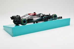 Mercedes AMG Petronas W12 E Performance #44 L. Hamilton Russian GP 2021 Minichamps 1:18 113211544 Metāls — attēls 3 no 6