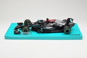 Mercedes AMG Petronas W12 E Performance #44 L. Hamilton Russian GP 2021 Minichamps 1:18 113211544 Metāls