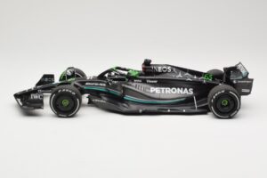 Mercedes AMG Petronas W14 E Performance #63 G. Russell Bahrain GP 2023 Minichamps 1:18 110230163 Metāls — attēls 3 no 6