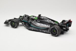 Mercedes AMG Petronas W14 E Performance #63 G. Russell Bahrain GP 2023 Minichamps 1:18 110230163 Metāls — attēls 5 no 6