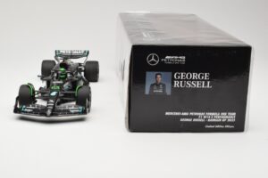 Mercedes AMG Petronas W14 E Performance #63 G. Russell Bahrain GP 2023 Minichamps 1:18 110230163 Metāls — attēls 6 no 6