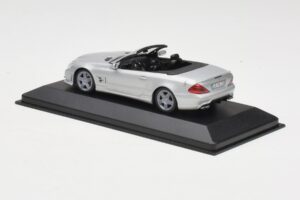 Mercedes AMG SL63 R230 Sudrabs Minichamps 1:43 B66960018-R Metāls — attēls 3 no 4