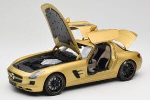 Mercedes AMG SLS C197 Zelts Minichamps 1:18 100039024 Metāls — attēls 2 no 8