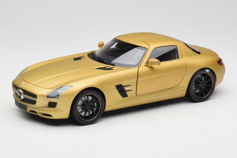 Mercedes AMG SLS C197 Zelts Minichamps 1:18 100039024 Metāls