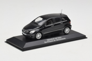 Mercedes B-Class W245 Autoskola Melns Minichamps 1:43 MB005 Metāls — attēls 2 no 4